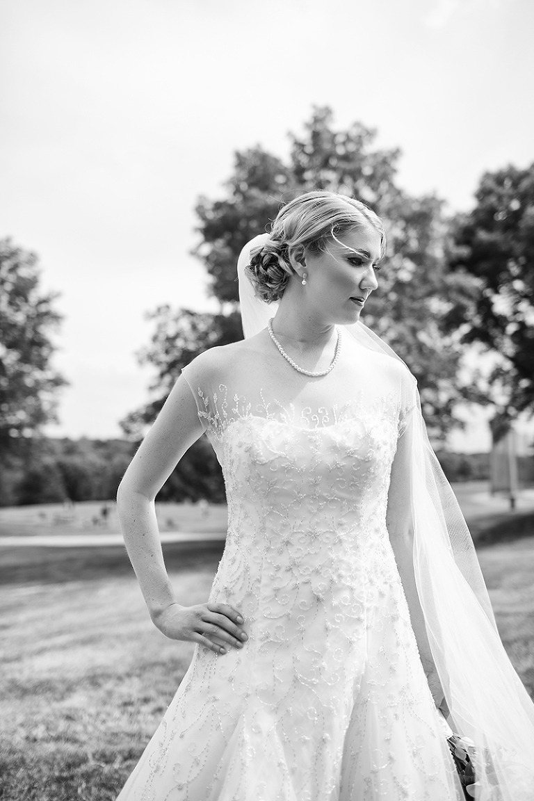 Click-Photography_Kansas-City-Weddings_Oakwood-Country-club_Alex-Katie_1023