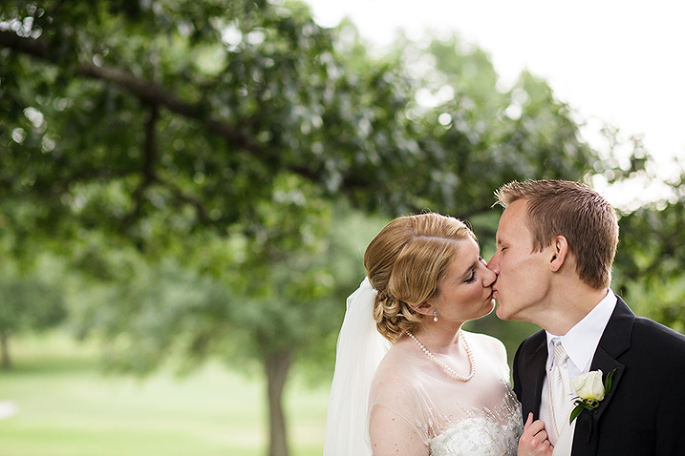 Click-Photography_Kansas-City-Weddings_Oakwood-Country-club_Alex-Katie_1066
