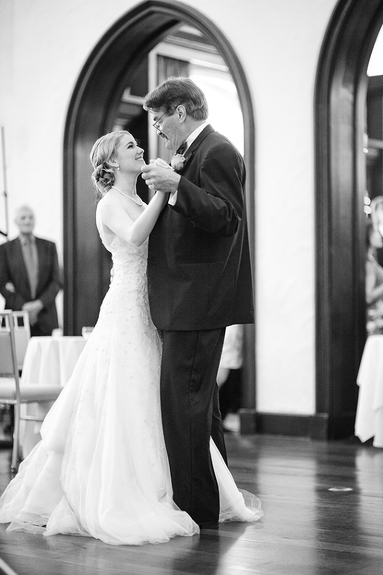 Click-Photography_Kansas-City-Weddings_Oakwood-Country-club_Alex-Katie_1086