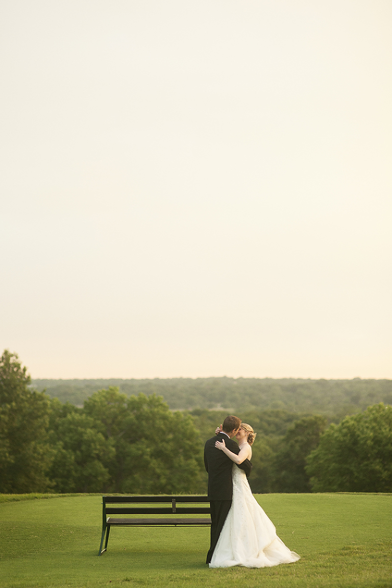Click-Photography_Kansas-City-Weddings_Oakwood-Country-club_Alex-Katie_1087
