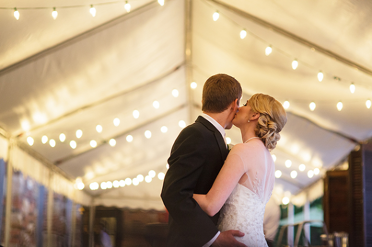 Click-Photography_Kansas-City-Weddings_Oakwood-Country-club_Alex-Katie_1092