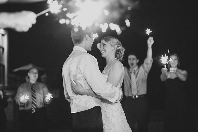 Click-Photography_Kansas-City-Weddings_Oakwood-Country-club_Alex-Katie_1103