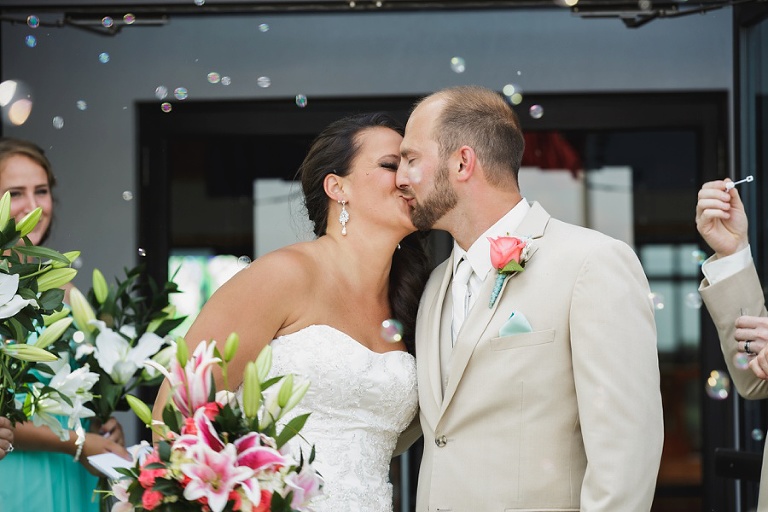 Click-Photography-Wedding-Abe-and-Jakes-Lawrence-KS_Dewey_1046