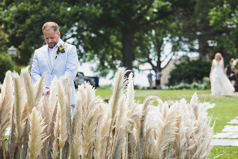 Modern wedding at Mildale Farm