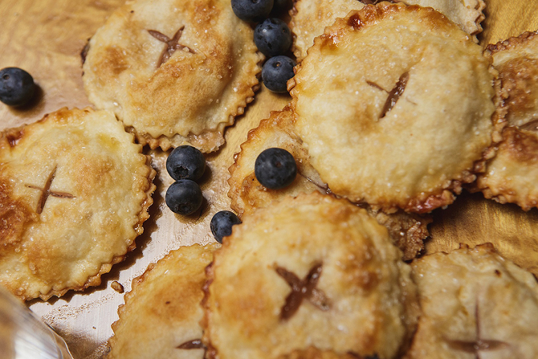 Modern wedding at Mildale Farm