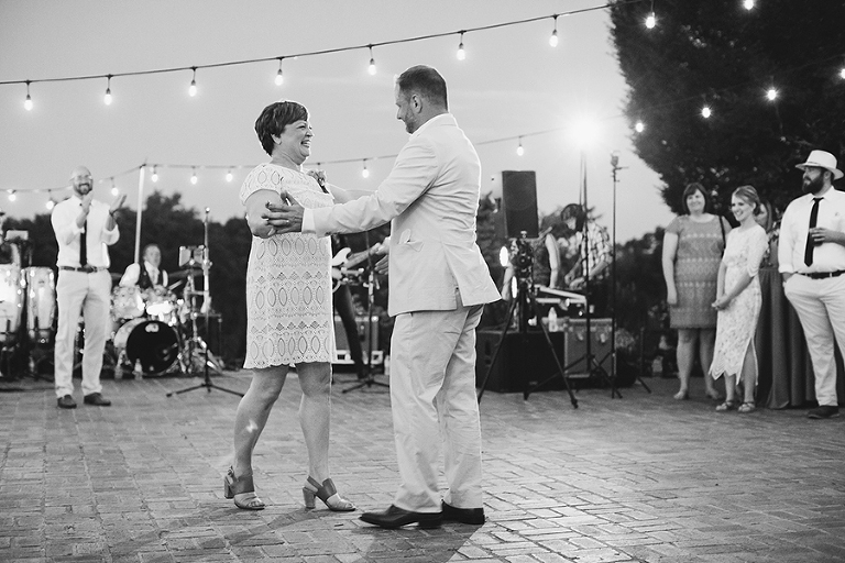 Modern wedding at Mildale Farm